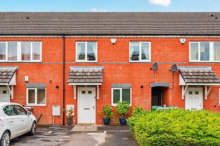 3 Bedroom Terraced House For Sale In Mount Heights, Nottingham, Nottinghamshire, NG7