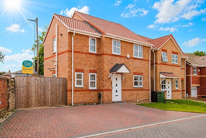 4 Bedroom Detached House For Sale In Fir Tree Court, Knottingley, WF11