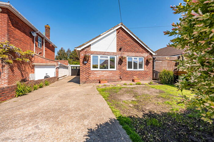 3 Bedroom Detached Bungalow For Sale In Coates Road, Sholing, Southampton, SO19