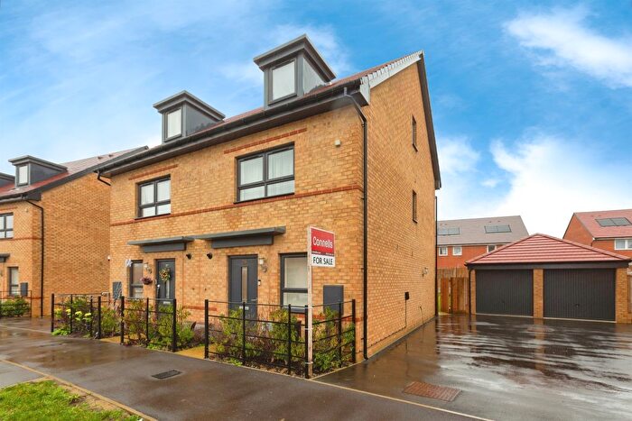 4 Bedroom Semi-Detached House For Sale In Baileys Crescent, Abingdon, OX14