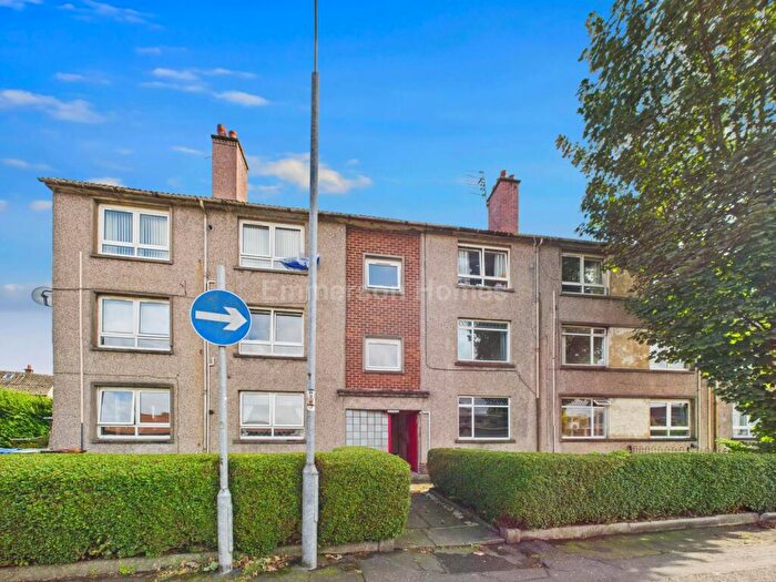 2 Bedroom Flat To Rent In Pine Crescent, Johnstone Castle, PA5
