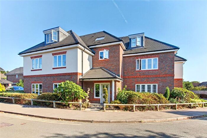 2 Bedroom Apartment For Sale In Kingfisher Place, Bracknell, RG42