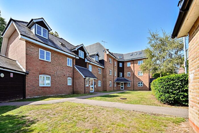 1 Bedroom Flat For Sale In Wharf Way, Hunton Bridge, WD4