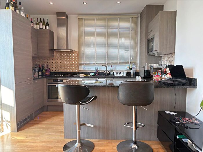 2 Bedroom Flat To Rent In Fulham Palace Road, Fulham, London, W6