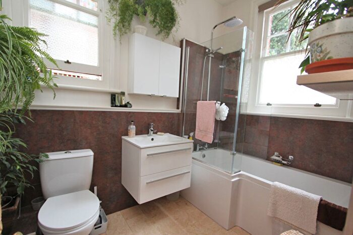 2 Bedroom Flat For Sale In Denton Road, Eastbourne, BN20