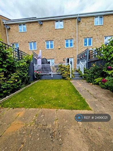 5 Bedroom Terraced House To Rent In Kingsquarter, Maidenhead, SL6