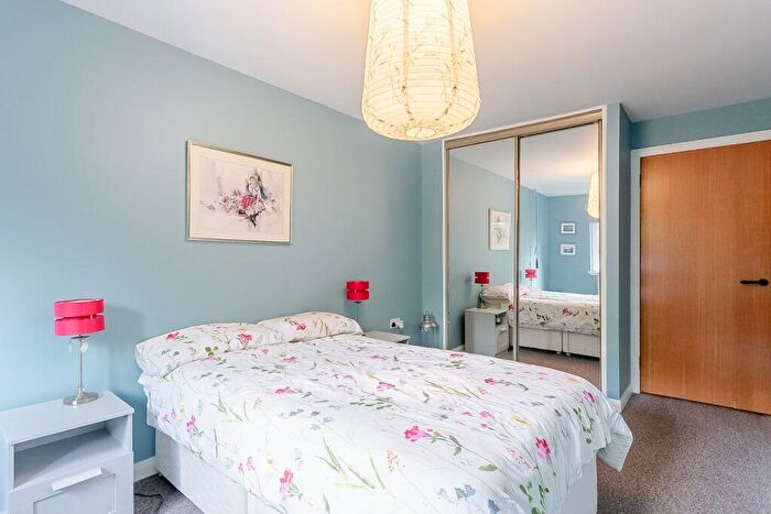 1 Bedroom Retirement Property For Sale In Barnton Avenue West, Barnton, Edinburgh, EH4