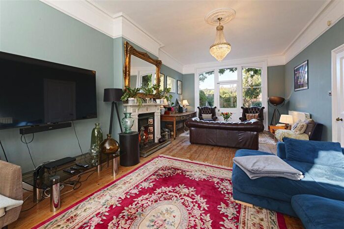 4 Bedroom Detached House For Sale In Barty House, Newton Road, Faversham, ME13
