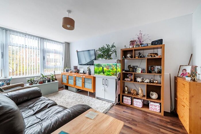 1 Bedroom Flat For Sale In Bracknell, Berkshire, RG12