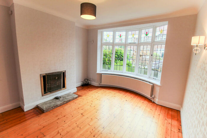 4 Bedroom Semi-Detached House To Rent In Brooklawn Drive, Didsbury, M20