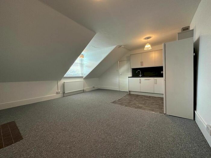 1 Bedroom Flat To Rent In Terrapin Road, London, SW17
