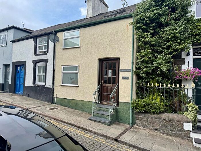 2 Bedroom Terraced House For Sale In York Place, Conwy, LL32