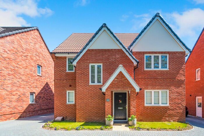 4 Bedroom Detached House To Rent In Millers Grove, Woodley, Reading, RG5