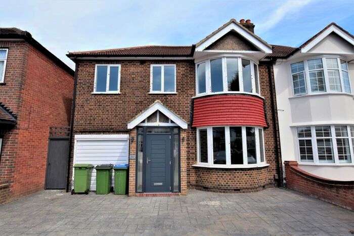 4 Bedroom House To Rent In Green Lane, Eltham, SE9