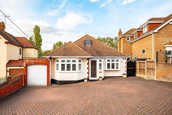 2 Bedroom Detached Bungalow For Sale In Queens Road, Benfleet, SS7