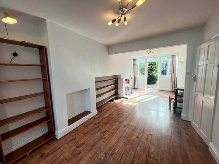 3 Bedroom Semi-Detached House To Rent In Yarningale Road, Birmingham, B14