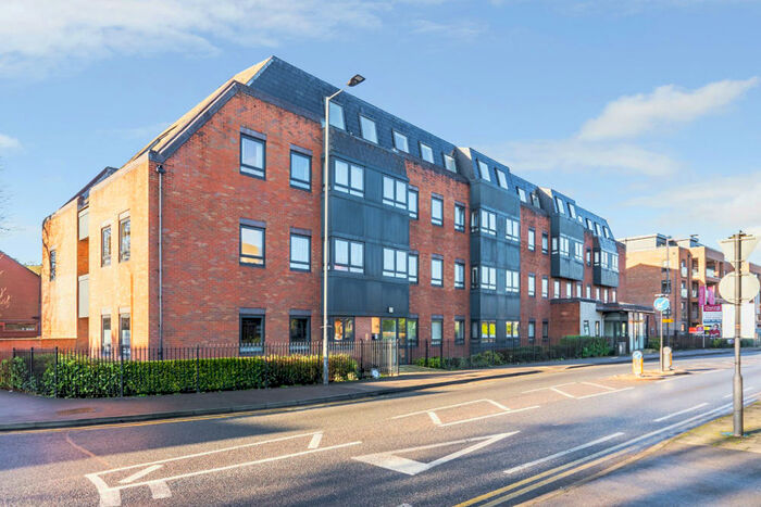 2 Bedroom Apartment To Rent In Marsh Road, Pinner, HA5