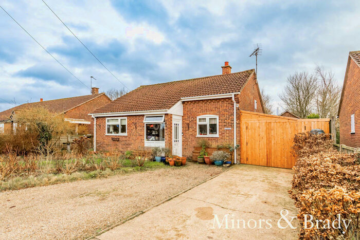 2 Bedroom Detached Bungalow For Sale In Glebe Close, Little Fransham, NR19