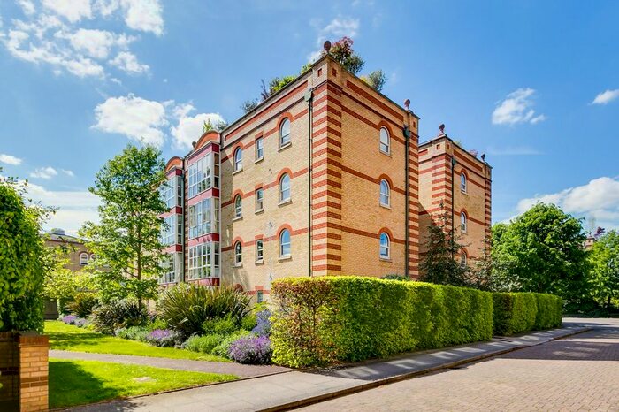 2 Bedroom Flat To Rent In Oriel Drive, Barnes, London, SW13