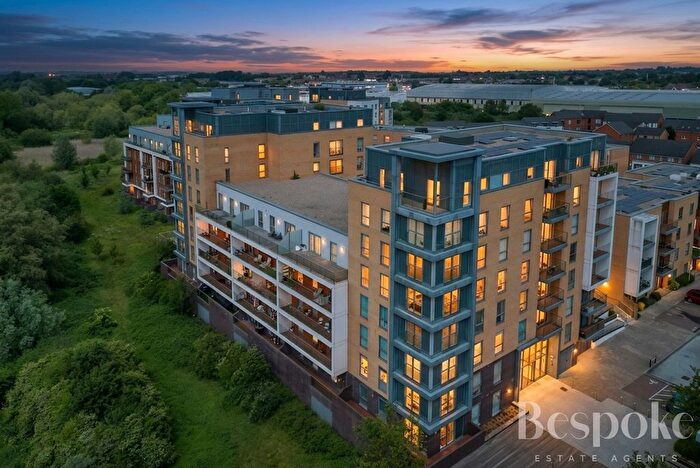 2 Bedroom Flat For Sale In Drake Way, Skylark House Drake Way, RG2