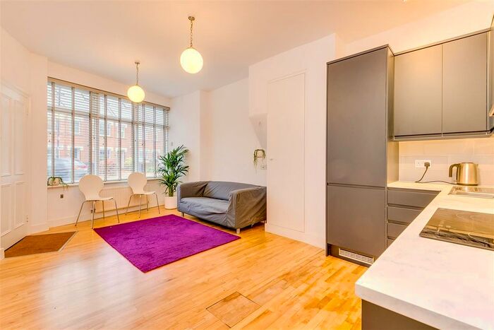 2 Bedroom Flat To Rent In Acton Lane, London, W4