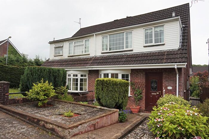 3 Bedroom Semi-Detached House To Rent In Glyn Rhosyn, Pentwyn, Cardiff, CF23