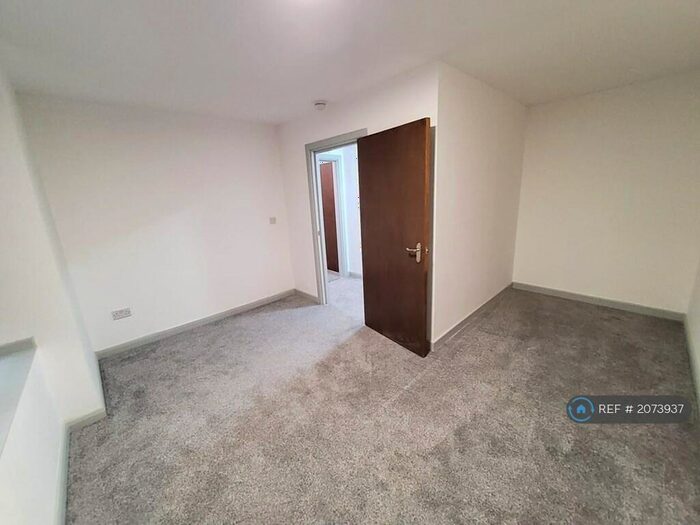 1 Bedroom Flat To Rent In Drake Street, Rochdale, OL16