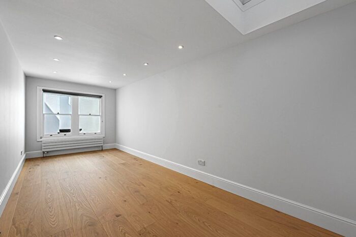1 Bedroom Flat To Rent In Exmouth Market, Clerkenwell, London, EC1R