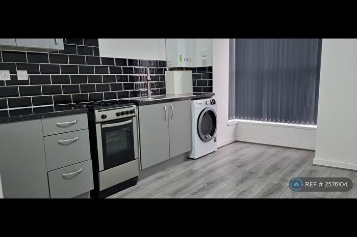 1 Bedroom Flat To Rent In Long Lane, Halesowen, B62
