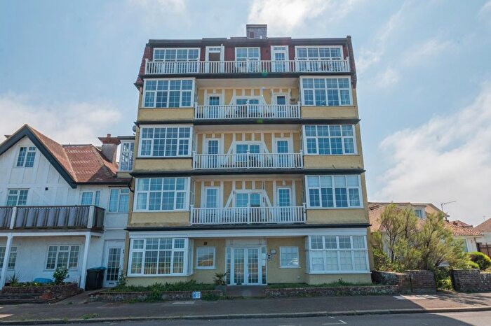 2 Bedroom Flat For Sale In Palm Bay Avenue, Margate, Kent, CT9