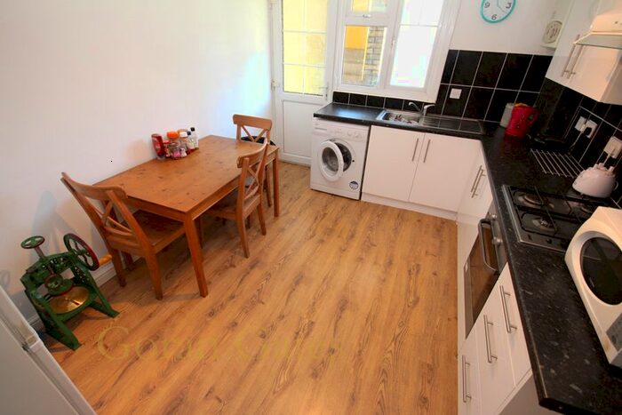 1 Bedroom Flat To Rent In Drake Court, Alexandra Avenue, Rayners Lane, Harrow, HA2