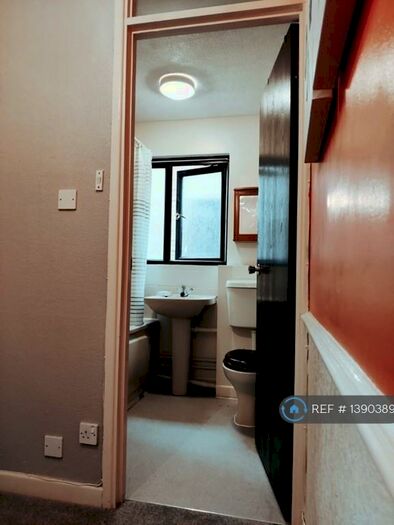 1 Bedroom Semi-Detached House To Rent In Crawford Compton Close, Hornchurch, RM12