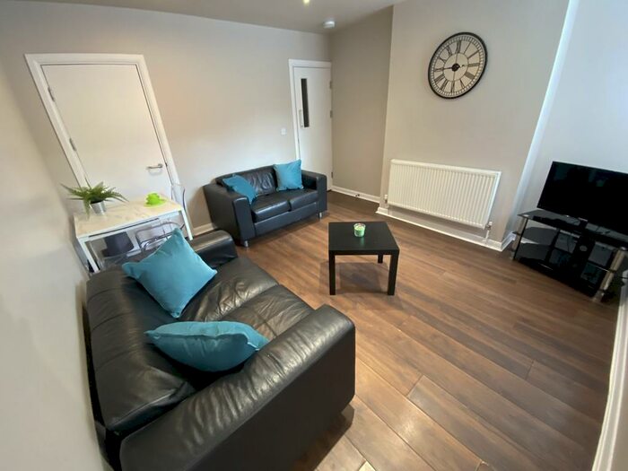 5 Bedroom Terraced House To Rent In Club Street - Student Property, S11