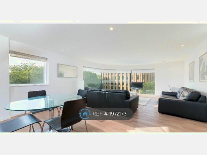 2 Bedroom Flat To Rent In Holloway Road, London, N7