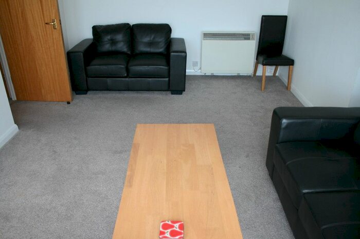 2 Bedroom Flat To Rent In Newington Causeway, Elephant And Castle, London, SE1