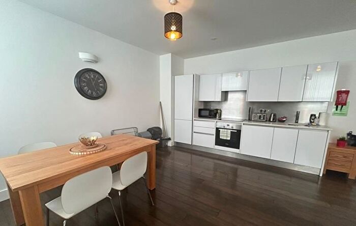 2 Bedroom Flat To Rent In Kings Road, Reading, RG1