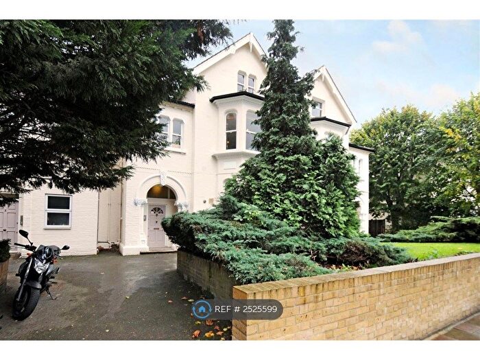 2 Bedroom Flat To Rent In Earlsfield Road, London, SW18