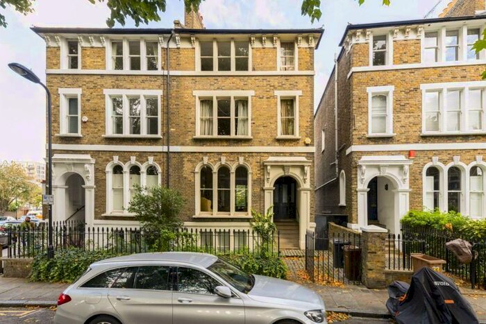 4 Bedroom Semi-Detached House To Rent In Cassland Road, Victoria Park, E9