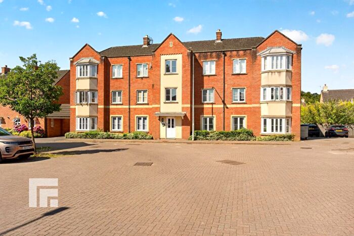 2 Bedroom Flat For Sale In Goetre Fawr Radyr Cardiff, CF15