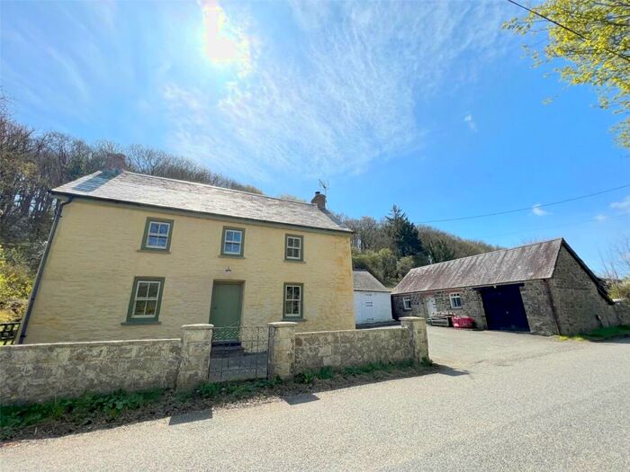 4 Bedroom Detached House For Sale In Clarbeston Road, Pembrokeshire, SA63