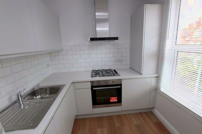 1 Bedroom Apartment To Rent In South Street, Reading, RG1