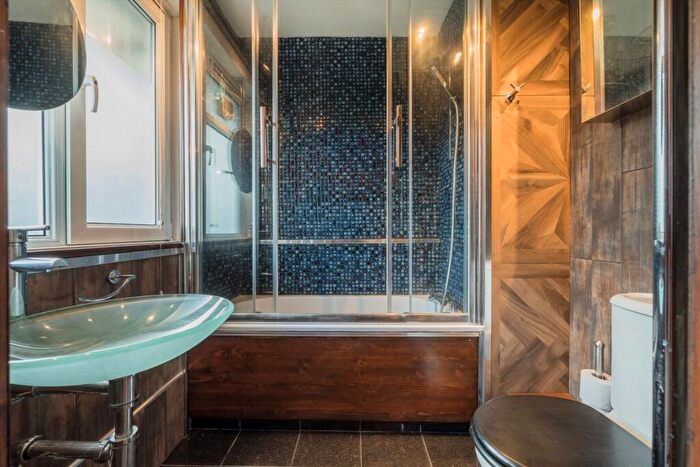 1 Bedroom Flat For Sale In Livermere Road, Hackney, E8