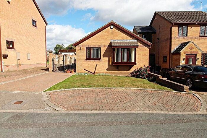 2 Bedroom Detached Bungalow For Sale In Fenton Fields, Rotherham, S61