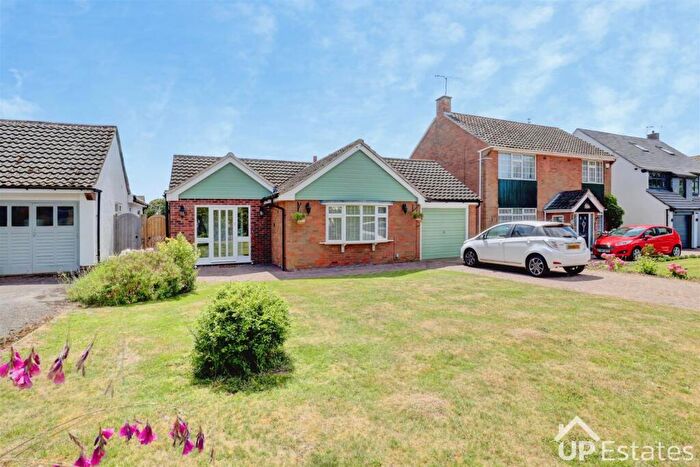 3 Bedroom Detached Bungalow For Sale In Hinckley Road, Nuneaton, CV11