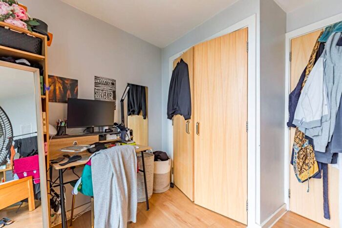 1 Bedroom Flat To Rent In Taylor Place, , Bow, London, E3