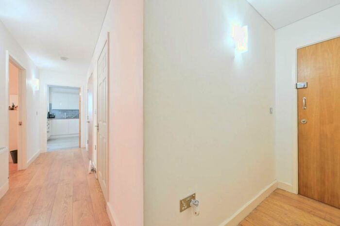 2 Bedroom Flat To Rent In Oceanis Apartments, Docklands, London, E16