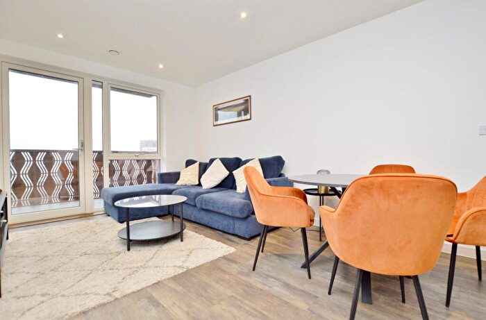 1 Bedroom Flat For Sale In Drydock Square, Barking, IG11