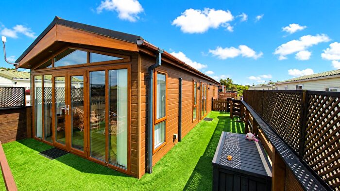 2 Bedroom Park Home For Sale In South Bank, Tallington Lakes, Tallington, PE9