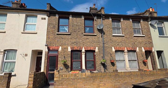 4 Bedroom Terraced House For Sale In Boxley Street, London, E16