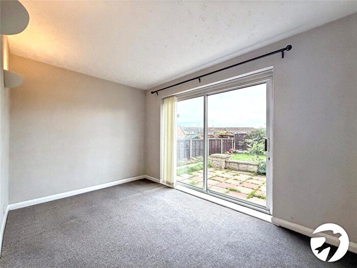 3 Bedroom Bungalow For Sale In Andrews Walk, Sittingbourne, Kent, ME10